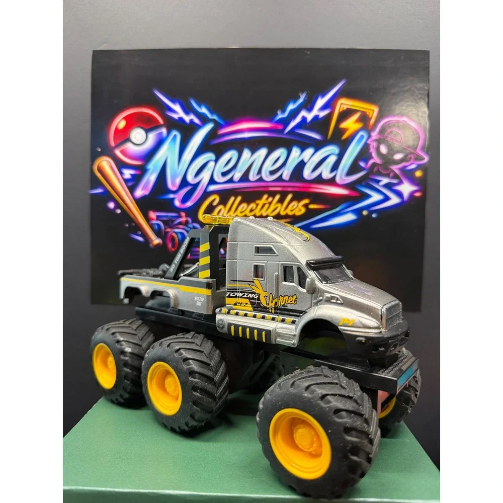 Maisto Hornet Towing 6-Wheel Monster Truck Silver Yellow 20 Ton Boom Wrecker Toy